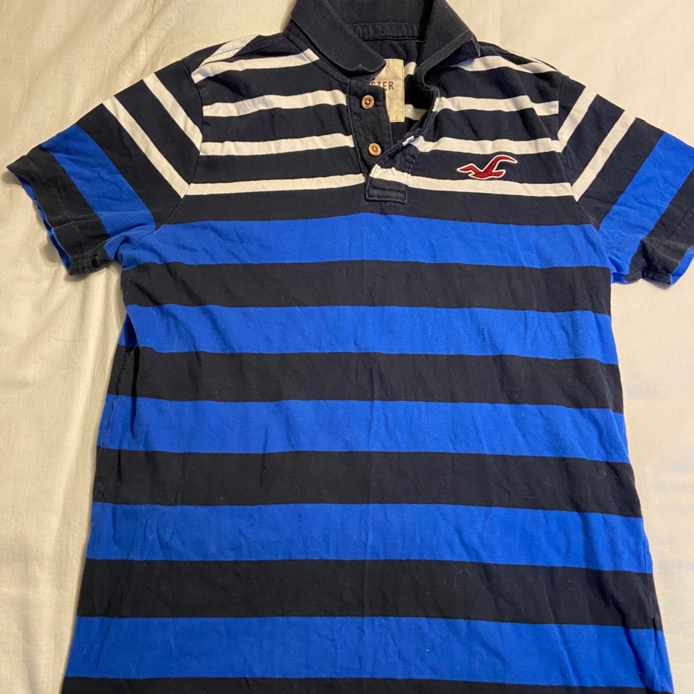 Hollister Boys striped T-shirt size Large.